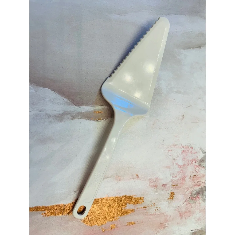 Vintage‎ Pyrex Accessories Cream White Plastic Pie Cake Server Serrated 12